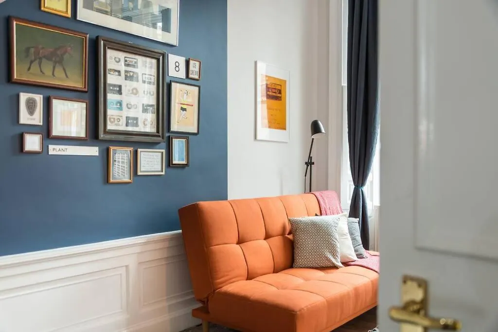 Newly Refurbished City Centre Chic Pad Edimburgo